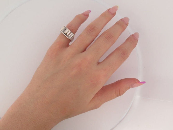Bague 51 bague POIRAY pavee de 8 diamants t51 en or blanc 18k godrons 58 Facettes 252128