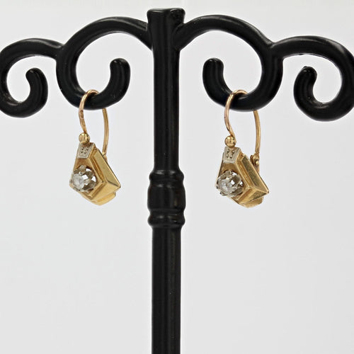 Boucles d'oreilles Dormeuses anciennes géométriques or jaune saphir blanc 58 Facettes 19-456J