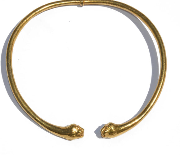 Collier Collier torque de la maison Zolotas en or jaune martelé 58 Facettes