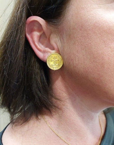 Boucles d'oreilles CHANEL - Boucles d'oreilles métal doré 58 Facettes 065911