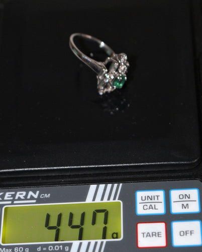Bague Bague Fleur Moderniste émeraude 58 Facettes 509