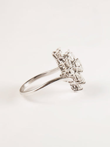 Bague 54 Bague en or blanc et diamants 58 Facettes