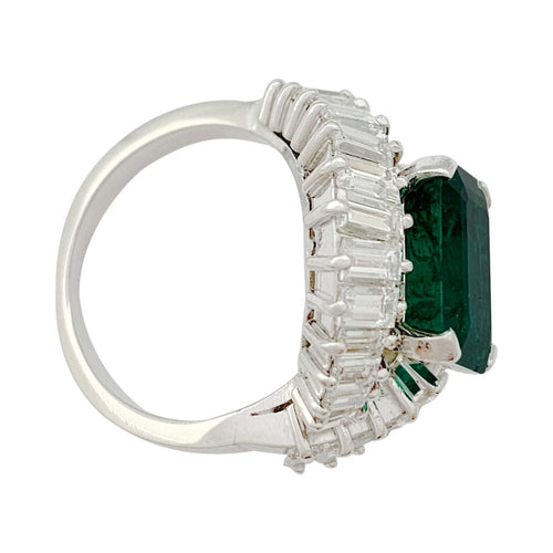 Bague 54 Bague émeraude or blanc, diamants. 58 Facettes 32023