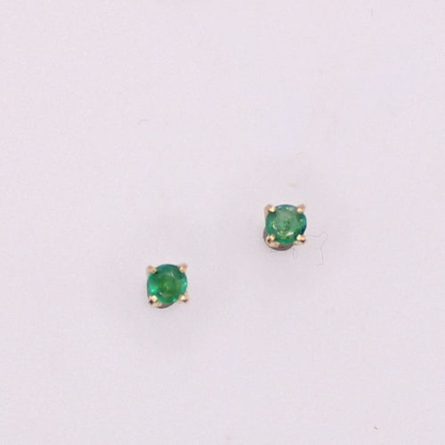 Boucles d'oreilles Boucle d’oreille clous en or jaune, émeraude 58 Facettes