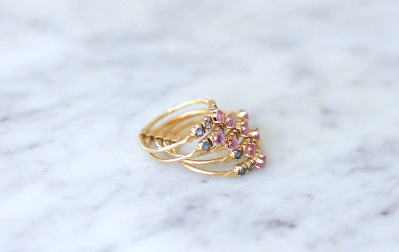 Bague Bague de harem saphirs bleus et roses 58 Facettes