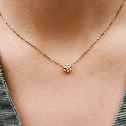 Collier Collier floral en or jaune et diamants 58 Facettes 20781