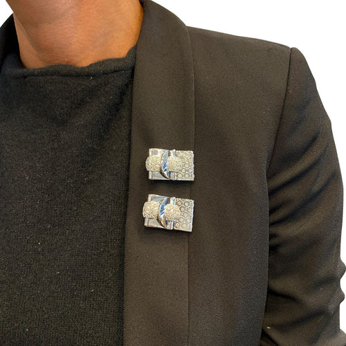 Broche Broches Tank en or blanc et diamants. 58 Facettes 31631