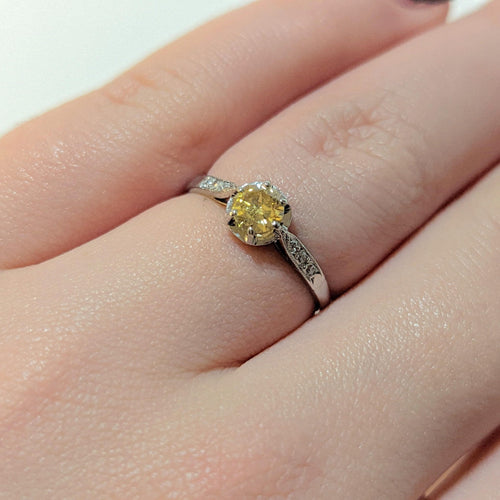 Bague Bague Solitaire or blanc et diamant jaune 0.40ct 58 Facettes 22937