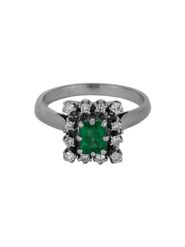Bague 56 Bague or blanc, diamants et émeraude 58 Facettes