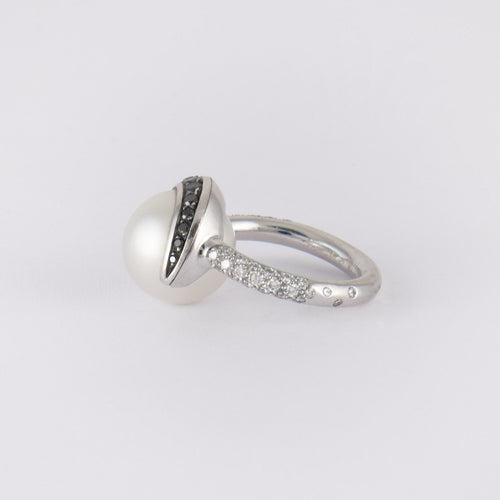 Bague 47 CHANEL - Bague Perle Diamants noirs et blancs 58 Facettes