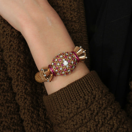 Montre Montre Bracelet Vintage en Or, Rubis et Diamants 58 Facettes