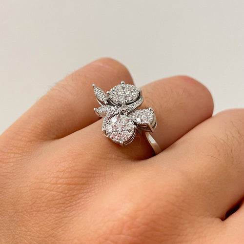 Bague 53 Bague motif floral Diamants 58 Facettes