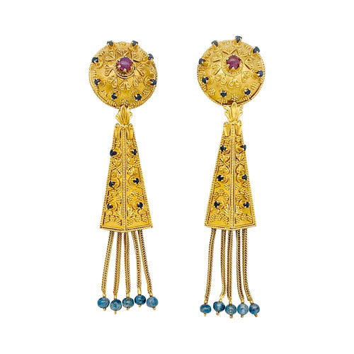 Boucles d'oreilles Boucles d'oreilles pendantes en or jaune, rubis et saphirs. 58 Facettes 31138