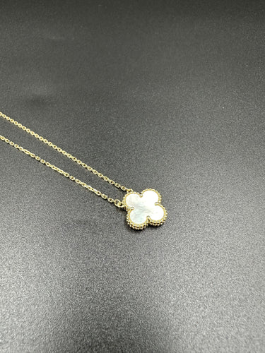 Pendentif VAN CLEEF & ARPELS. Collection Alhambra vintage, pendentif or jaune et nacre 58 Facettes