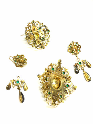 Broche Parure ancienne en or 18 carats néo renaissance 58 Facettes