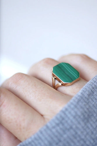 Bague Chevalière or rose et malachite 58 Facettes