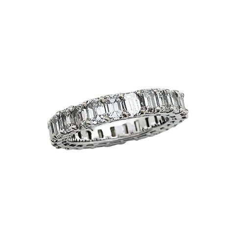 Bague 52 Alliance diamants taille émeraude en or blanc. 58 Facettes 31512