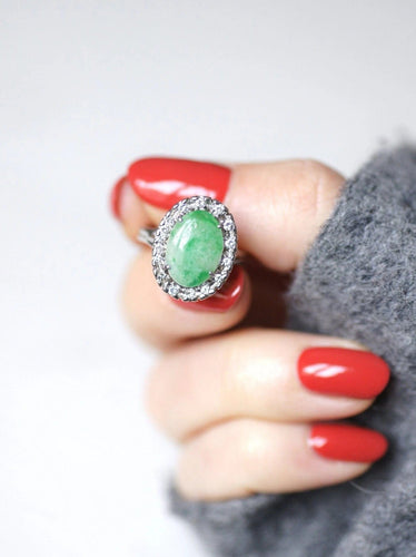 Bague Bague de fiançailles jade entourage diamants sur or blanc 58 Facettes