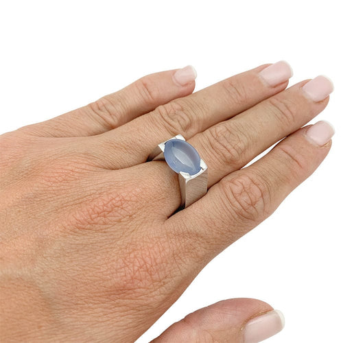 Bague 50 Bague Cartier, "Tankissime", or blanc, calcédoine bleue. 58 Facettes 32073