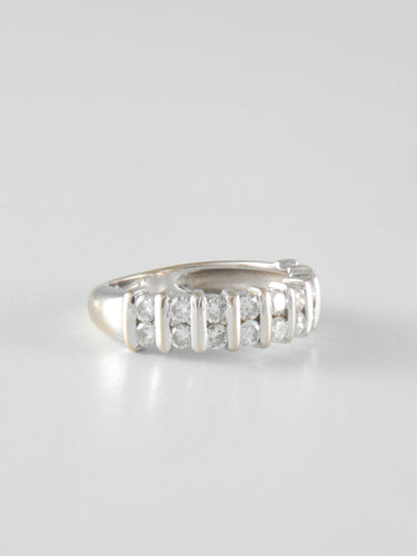 Bague 50 Demi-alliance Or blanc Diamants 58 Facettes