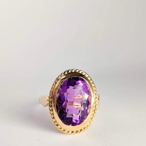 Bague Bague améthyste en or jaune 58 Facettes 5577