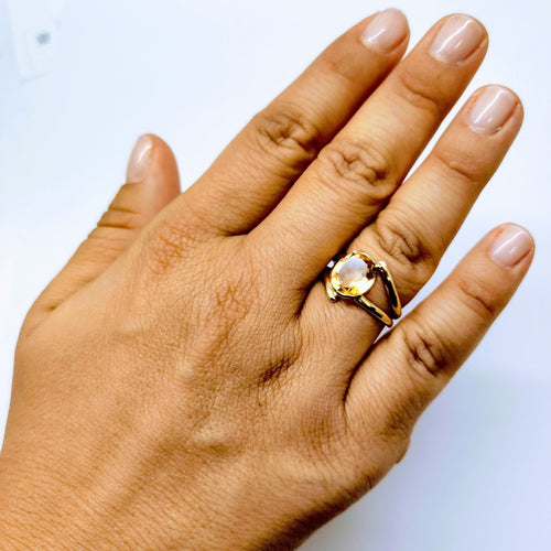 Bague Bague en or jaune et citrine 58 Facettes 5579