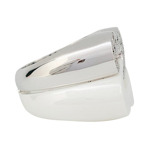 Bague 51 Bague Poiray "Sceau de Coeurs" en or blanc, céramique et diamants. 58 Facettes 31458