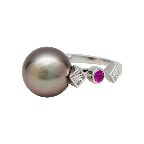 Bague 48 Bague Chaumet, "Clarisse", or blanc, perle de Tahiti. 58 Facettes 30824