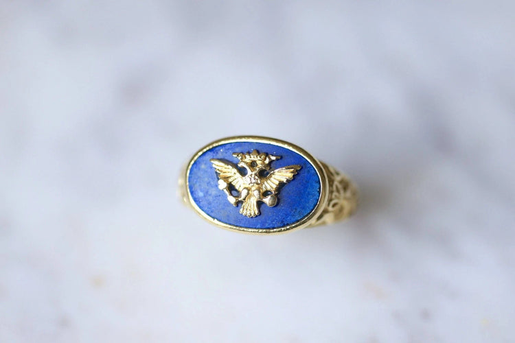 Bague Chevalière maçonnique aigle Russe à deux têtes en or et lapis-lazuli 58 Facettes