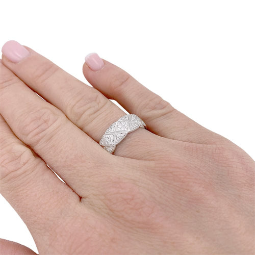 Bague 50 Bague Chanel, "Coco Crush", or blanc et diamants. 58 Facettes 32538