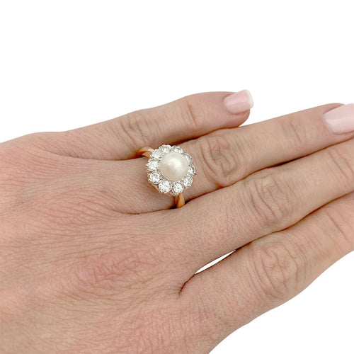 Bague 53 Bague marguerite perle et diamants. 58 Facettes 32110