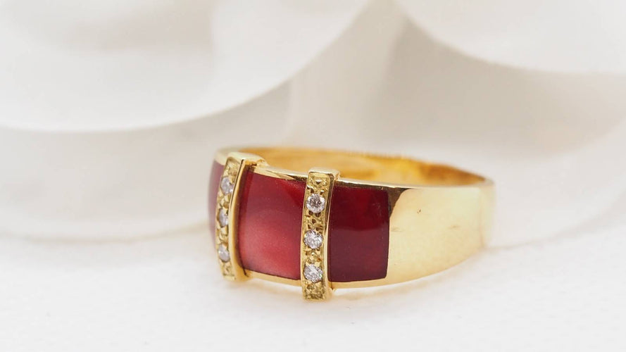 Bague Bague Clozeau or jaune, diamants et résine rouge 58 Facettes