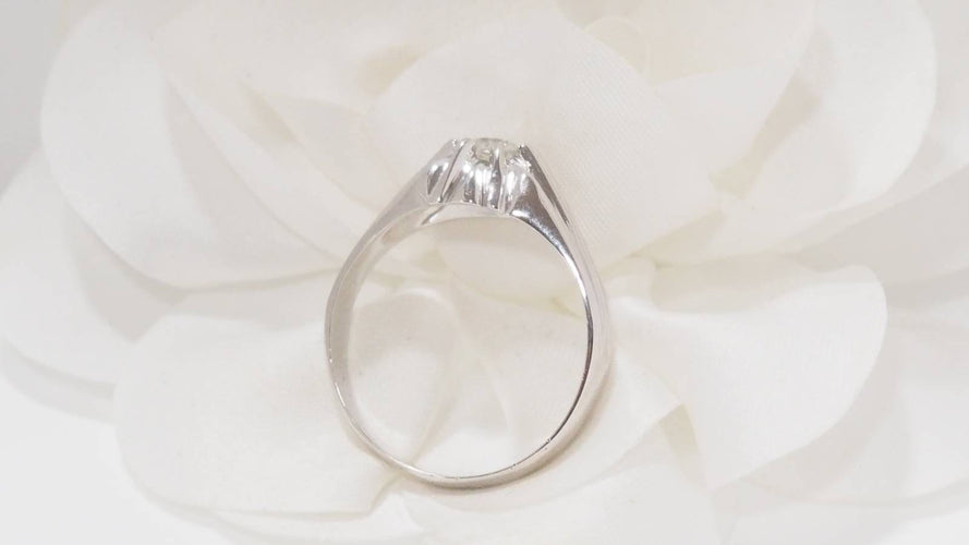 Bague 64 Bague solitaire en or blanc et diamant 58 Facettes 32196