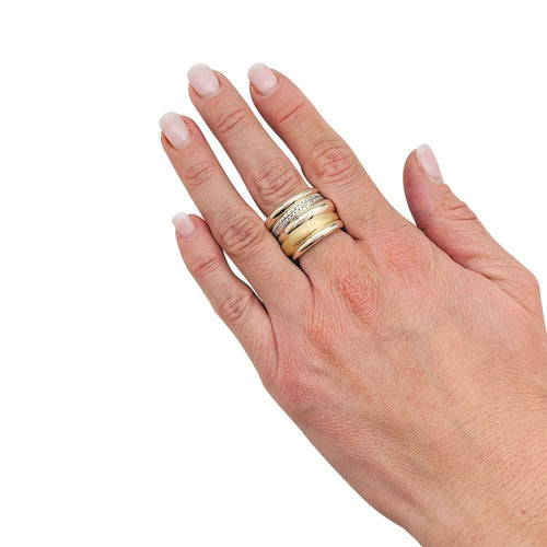 Bague 55 Bague Pomellato en or naturel et jaune modèle "Tubulaire", diamants. 58 Facettes 31407