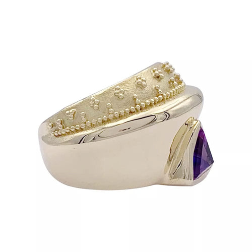 Bague 47 Bague or jaune, améthyste. 58 Facettes 32938