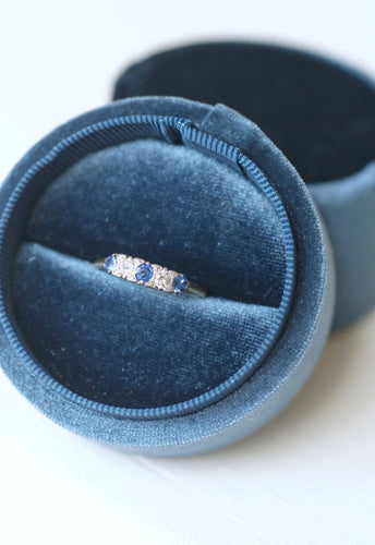 Bague Bague jarretière saphirs et diamants 58 Facettes