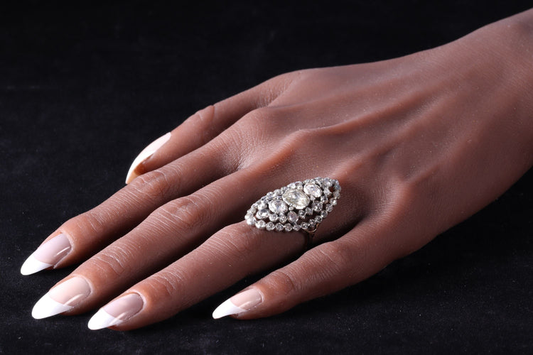 Bague 58 Artisanat victorien : une bague en or et diamants d'allure royale 58 Facettes 23073-0137