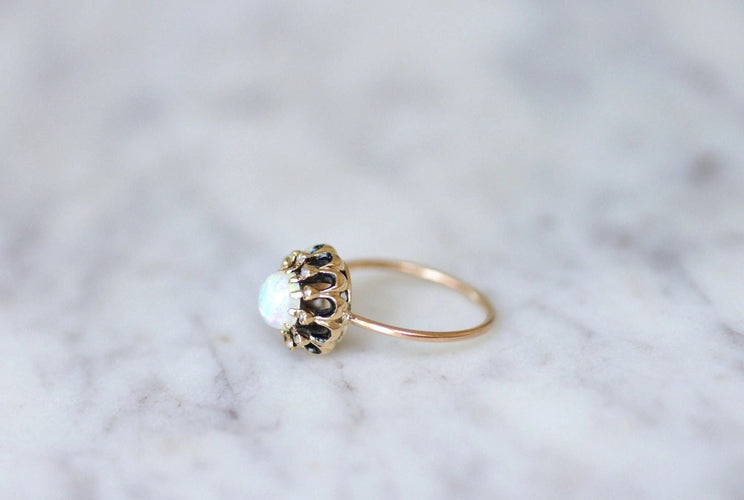 Bague Bague en or rose, opale, diamants et émail 58 Facettes