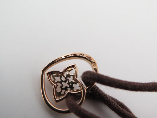 Bracelet bracelet LOUIS VUITTON coeur fleur monogram or rose 18k sur cordon 58 Facettes 249782