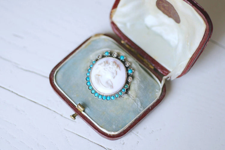 Broche ancienne Autrichienne camée coquille rose, turquoises, et perles sur argent 58 Facettes