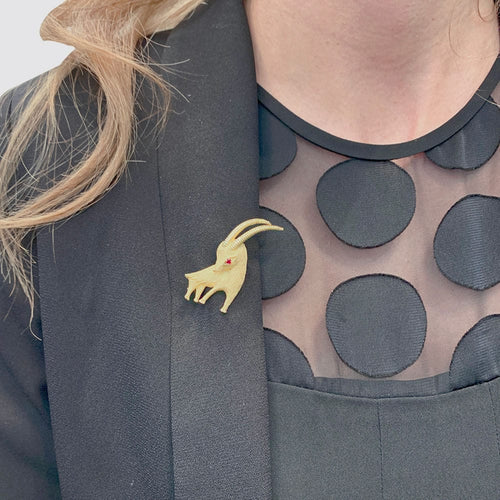 Broche Broche "Bouquetin" en or jaune. 58 Facettes 32331