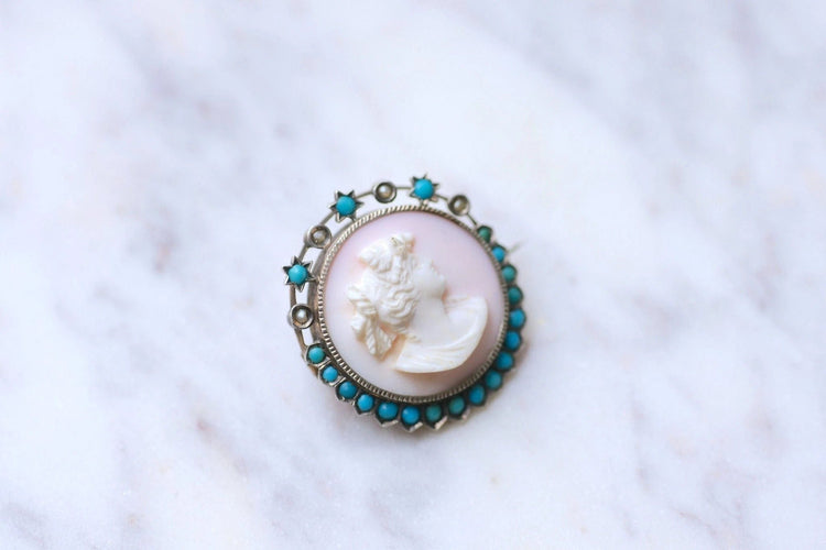 Broche ancienne Autrichienne camée coquille rose, turquoises, et perles sur argent 58 Facettes