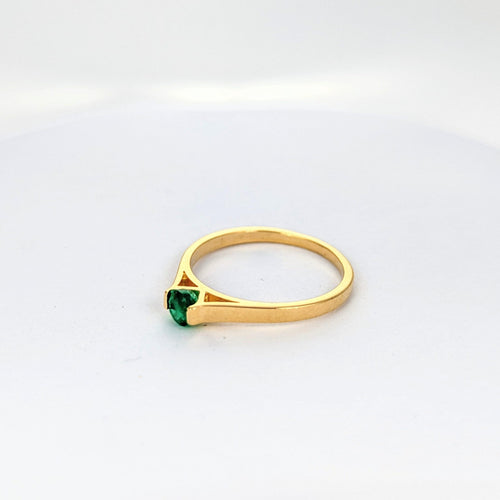 Bague Bague en or jaune et Emeraude 58 Facettes 21153
