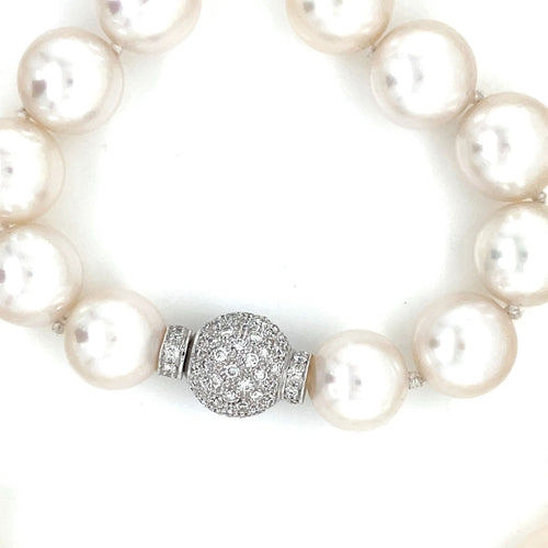 Collier Collier de diamants et perles blanches d'Australie 58 Facettes