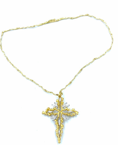 Collier GILBERT ALBERT. Croix en or jaune et diamants 58 Facettes