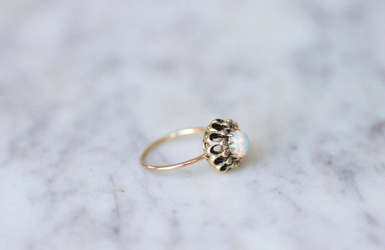 Bague Bague en or rose, opale, diamants et émail 58 Facettes
