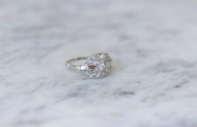 Bague Bague Art Deco en Or blanc & diamants 58 Facettes