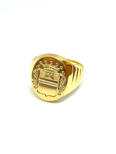 Bague Chevalière en or jaune gravure héraldique blason et couronne 58 Facettes