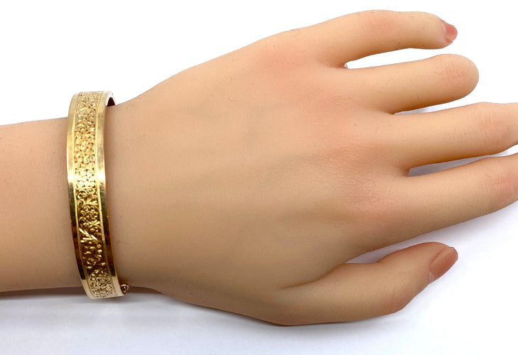 Bracelet Bracelet jonc ouvrant ciselé d’arabesques et volutes 58 Facettes
