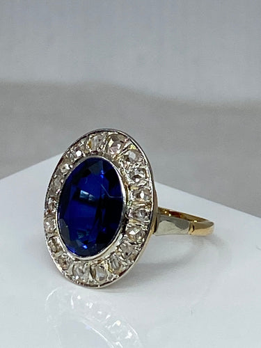 Bague 54 Bague en Or jaune, saphir Verneuil & diamants 58 Facettes
